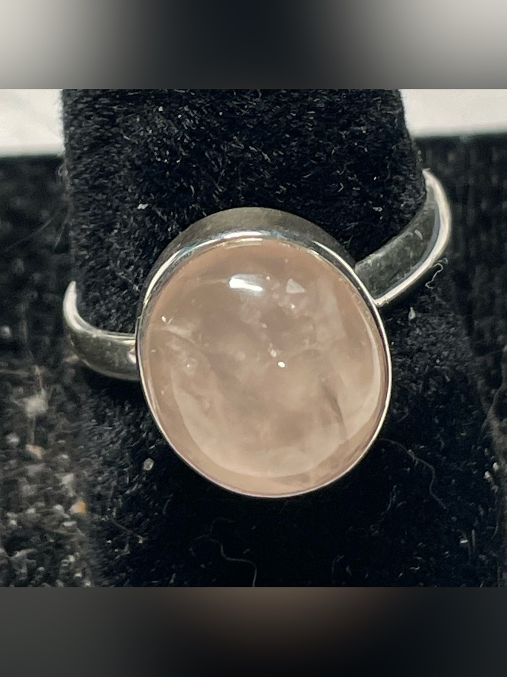 Rose quartz ring